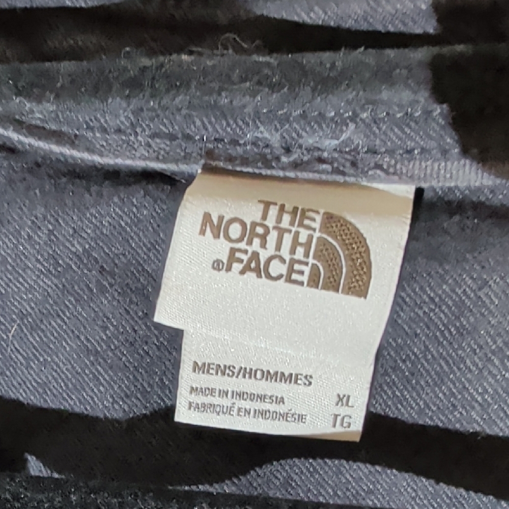 The North Face Black Men's Shirt with Logo Tag - Picture 2 of 11